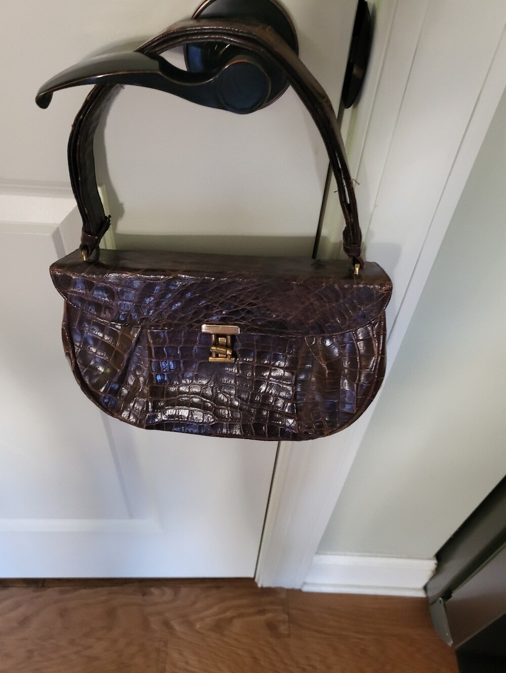 Crocodile-Texture Dark Brown Shoulder Bag with Gold-Tone Lock